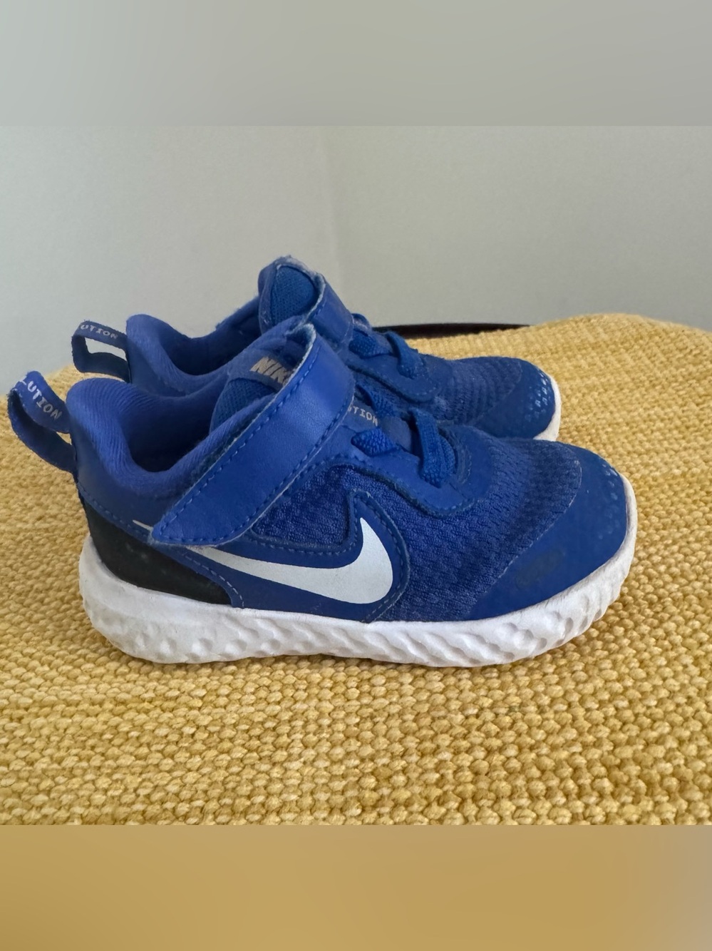❌SOLD❌ Nike Revolution Baby Boy Sneakers, Size 6C - Picture 1 of 6